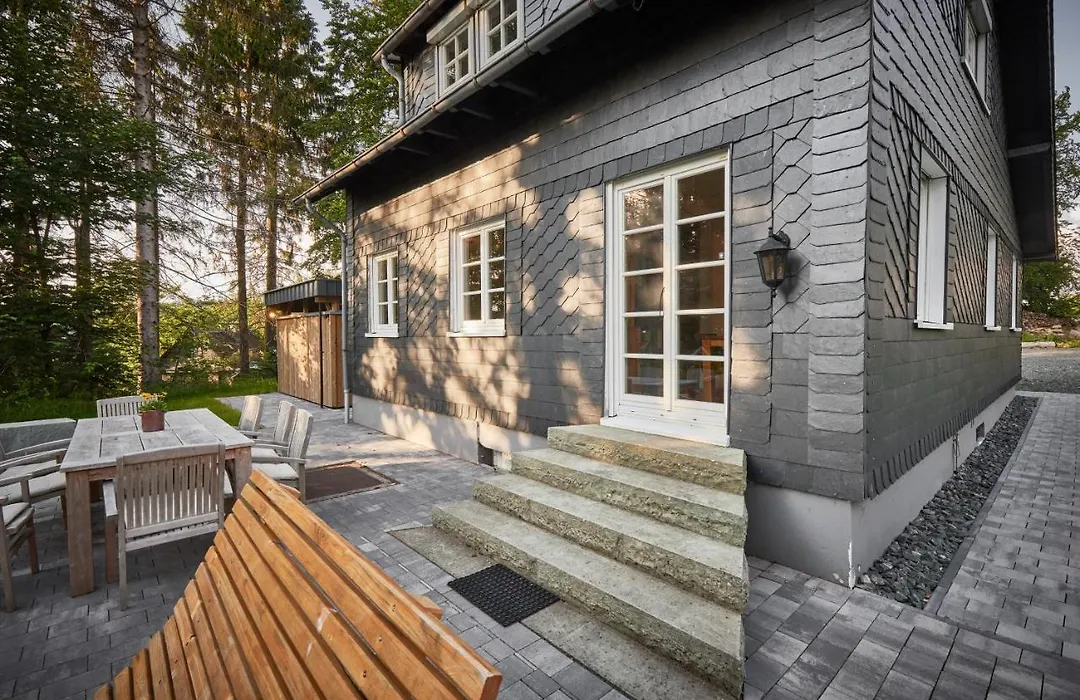 Ferienhaus Asten-Lodge-1